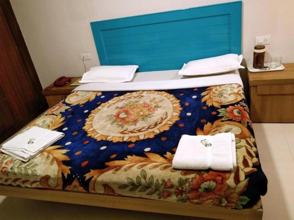Hotel Preethi Palace Ooty Esterno foto