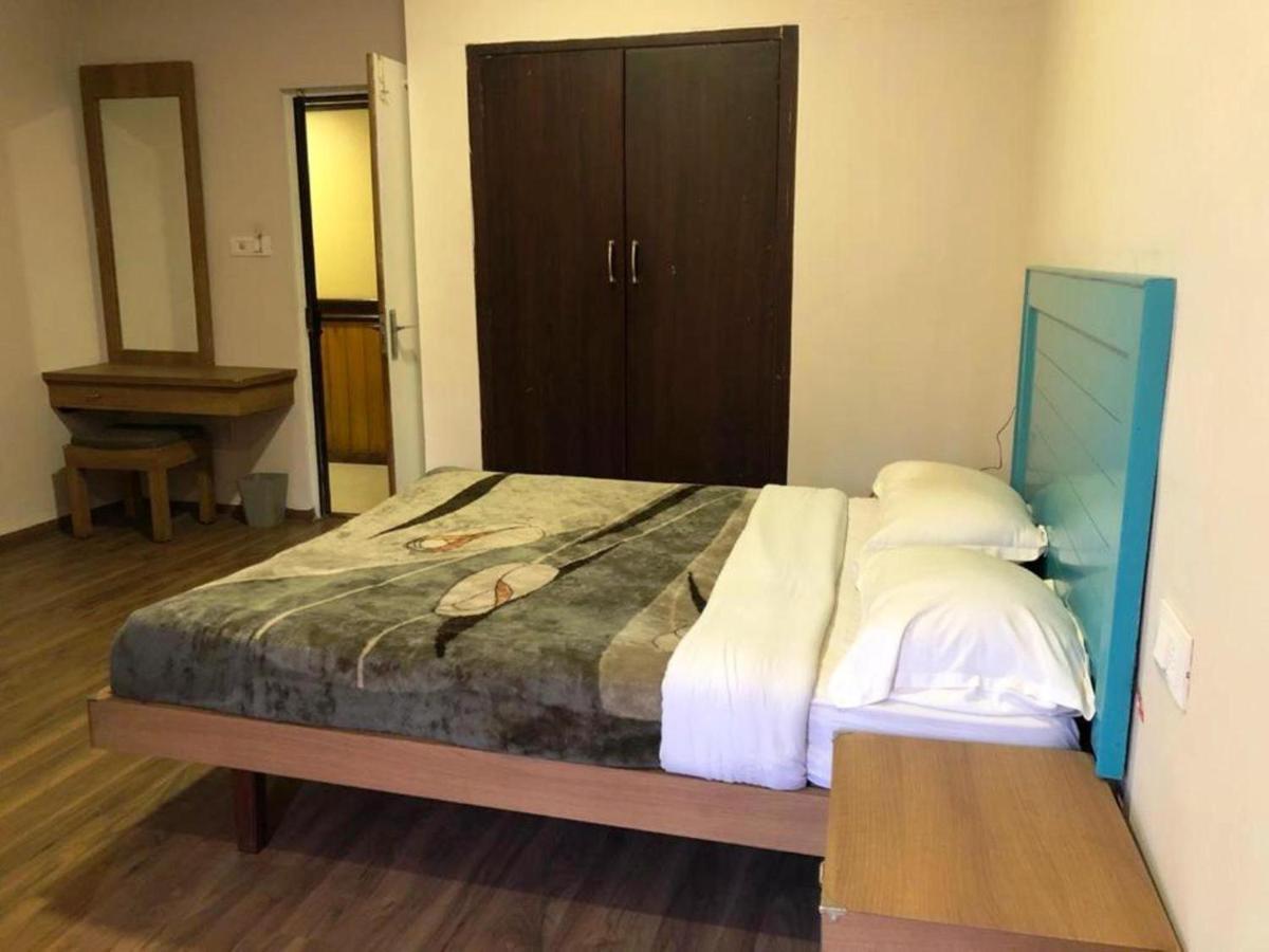 Hotel Preethi Palace Ooty Esterno foto