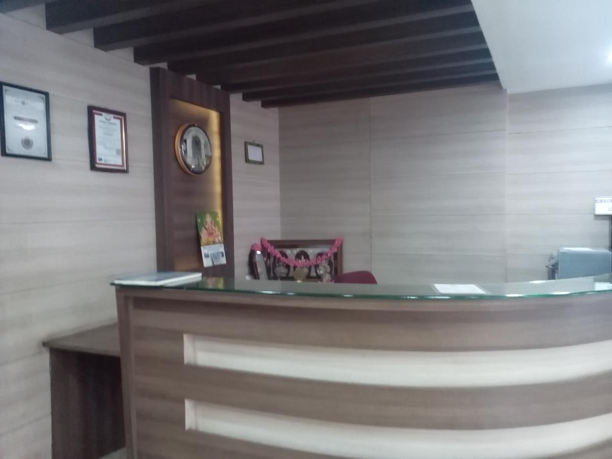 Hotel Preethi Palace Ooty Esterno foto