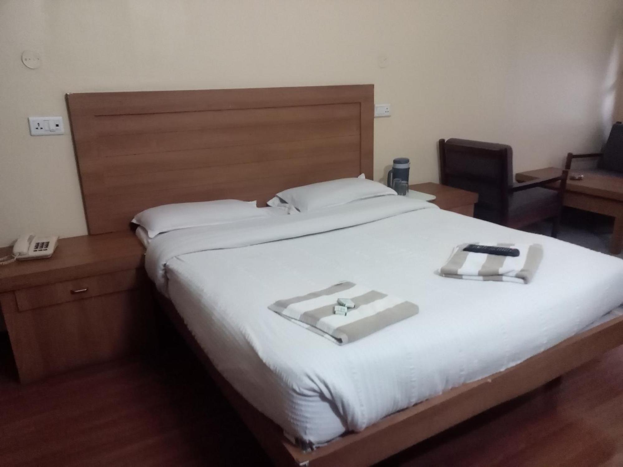 Hotel Preethi Palace Ooty Esterno foto